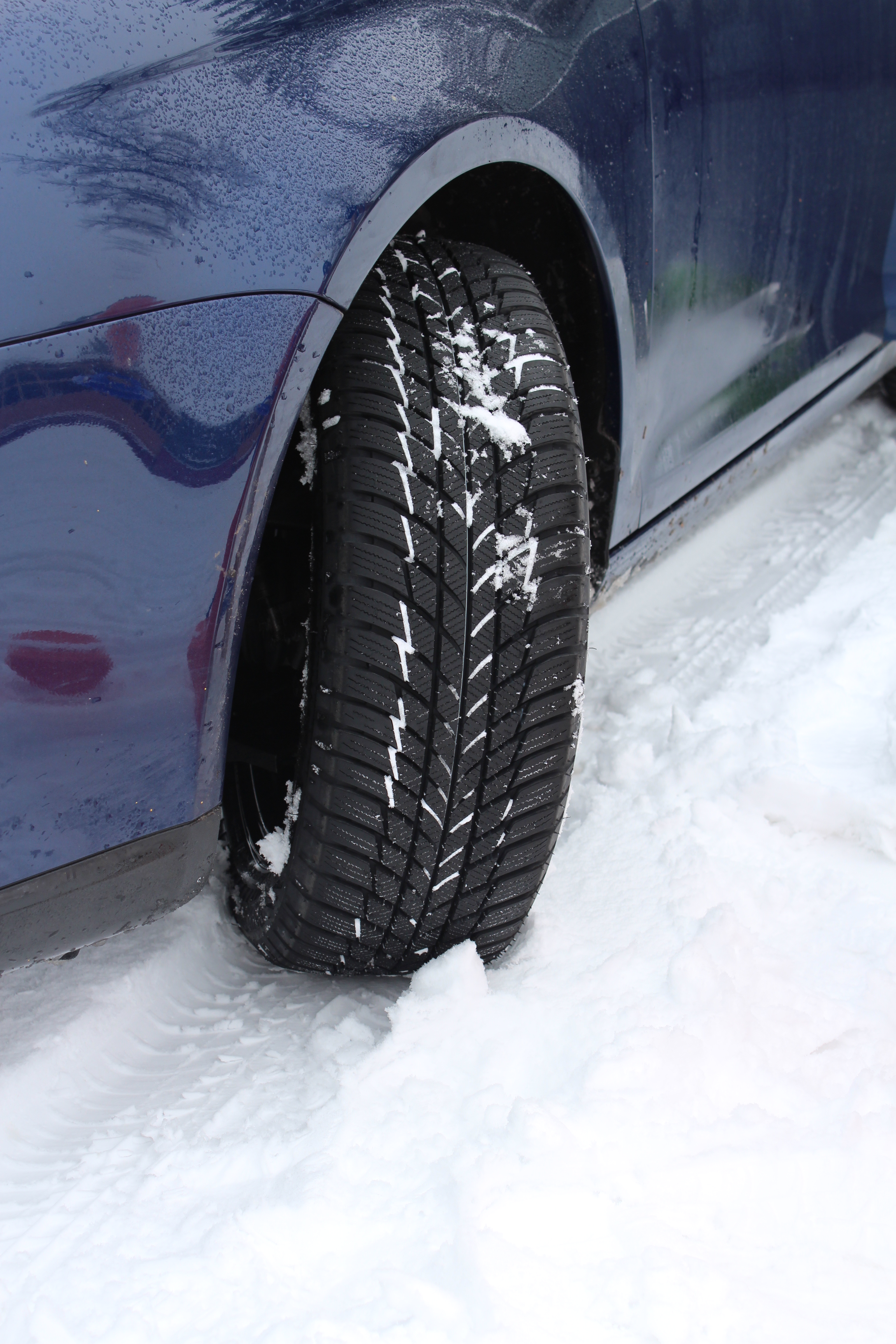 Bridgestone DriveGuard Reifentest_ Winterreifen in ihrem Element Reifen